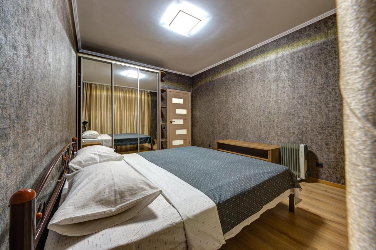 Apartments Near Ukraina Shopping Mall Kiev Ngoại thất bức ảnh